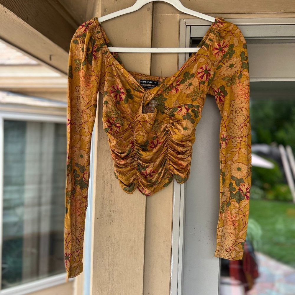 Urban Outfitters Long-Sleeve - Size S